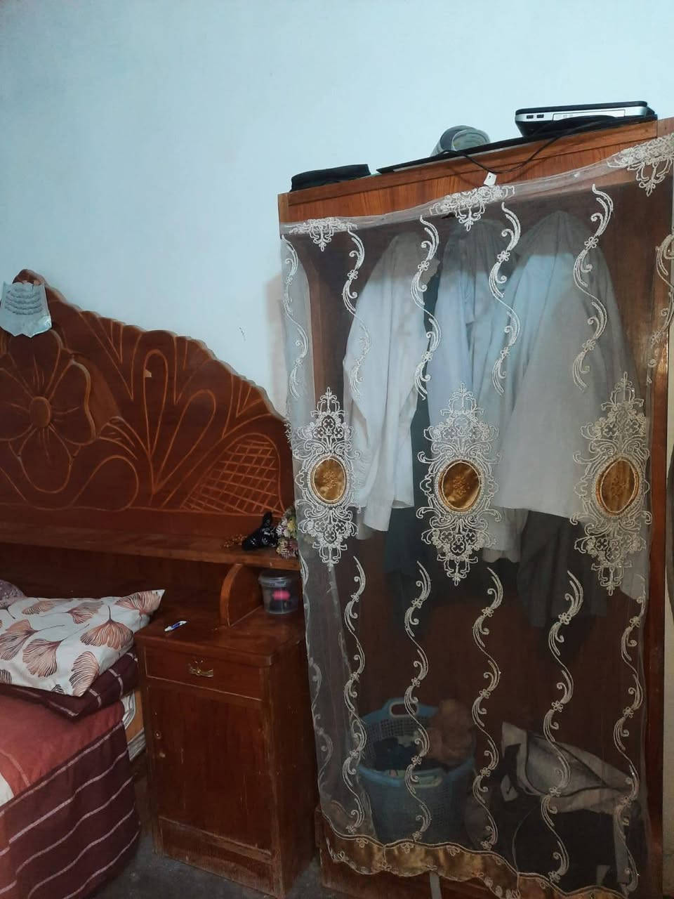 السلام عليكم غرفة شغل عراقي صاج ثقيل نظيفة وجبيرة السعر 500  مع الشد والنقل وبيها مجال


**إذا كنت صاحب هذا الإعلان وتريد حذفه لأي سبب، رجاءا أرسل رسالة إلى الدعم الفني**