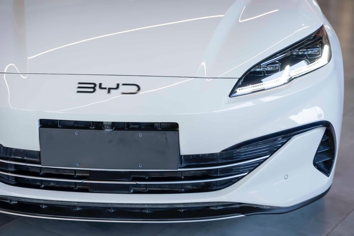 BYD SEL 06
BYD QIN PLUS 2025.    000km
پاتری. 120🔋
سپی ناوزەرد
چارجی شەحن
گاعی بیلدی 
🔴گونجاوترین نرخ 🔴
***********📞
