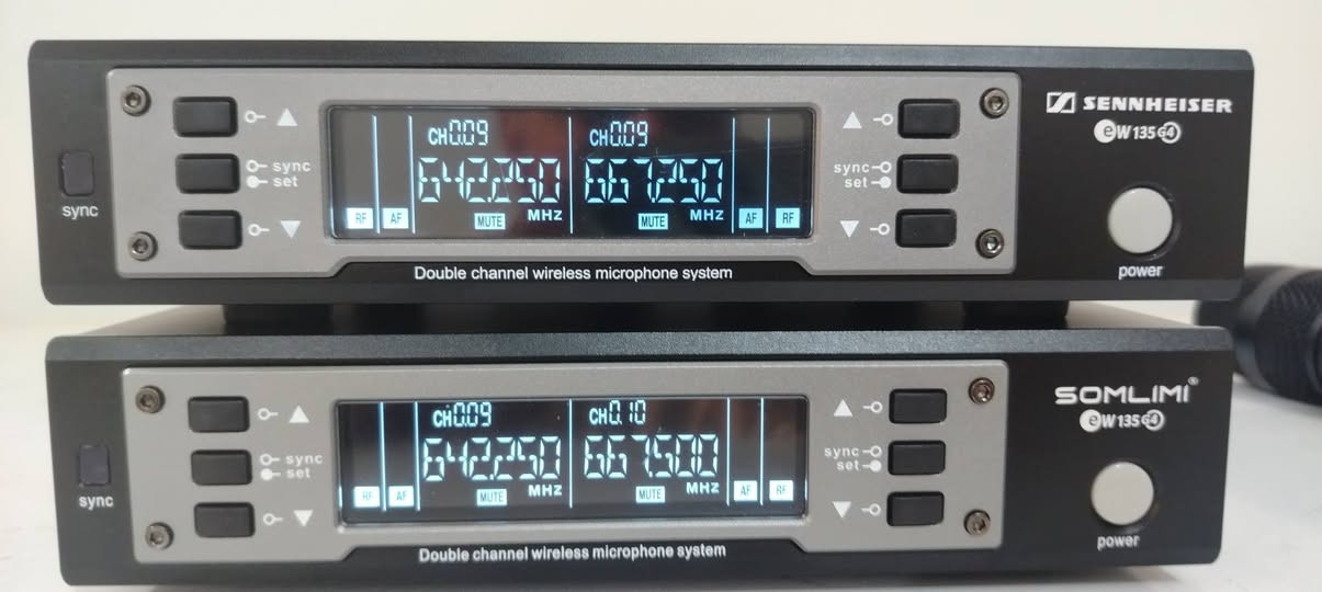 تابع الفيديو السلام عليكم ورحمة الله وبركاته مايكات لاسلكي باله من شركة سنهايزر دبل يده دبل كويل تگدر تربط عربانتين بمايك واحد مده حقيقي للأجواء المفتوحه 150 متر للأجواء المزدحمه 100متر صافي اي استفسار هذه رقمي *********** واني خادم اخوكم وخادمكم ملا عصام الكربلائي
