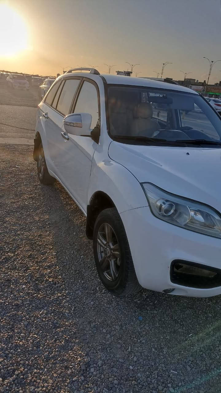 ليفان موديل 2013 سيارة كفالة من الضربة معمرة خياس دواير فقط رقم بصرة بأسمي السعر 55 ورقة وبيها مجال قليل
***********
