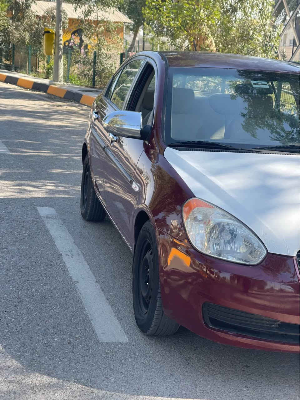 سلام عليكم شباب 

هونداي اكسنت موديل  2009

سيارة  رقم ديالى تحويل مباشر

سنوية جديدة لل2029

خليجي بيهاا 3 قظع صبغ جراد ونصبغن 

مكينه 1600كير مكينه تبريد 

تخم تاير صدر امامي خلفي تبريد 

حداديه سياره جاهزه من كل نواحي 

سعر78وبيها مجال حك الجية  

مكان سياره ديالى   
رقم*********** بعقوبة, ديالى
