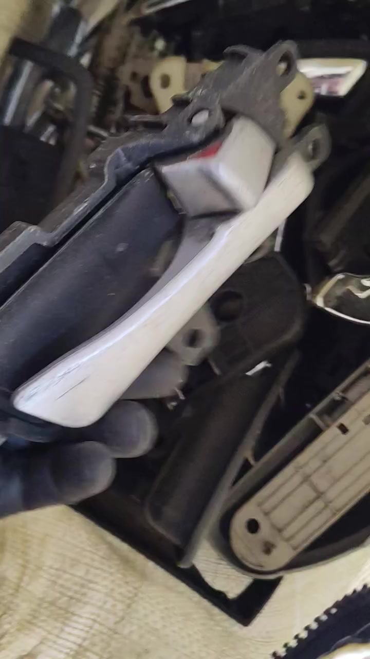 يدات بوب داخلي خارجي سعر 2000يوجد توصيل جميع محافضات العراق رقم واتساب ***********
