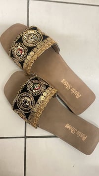 شحاطه نسائيه • عسلي اسود • ٤٠/٤١