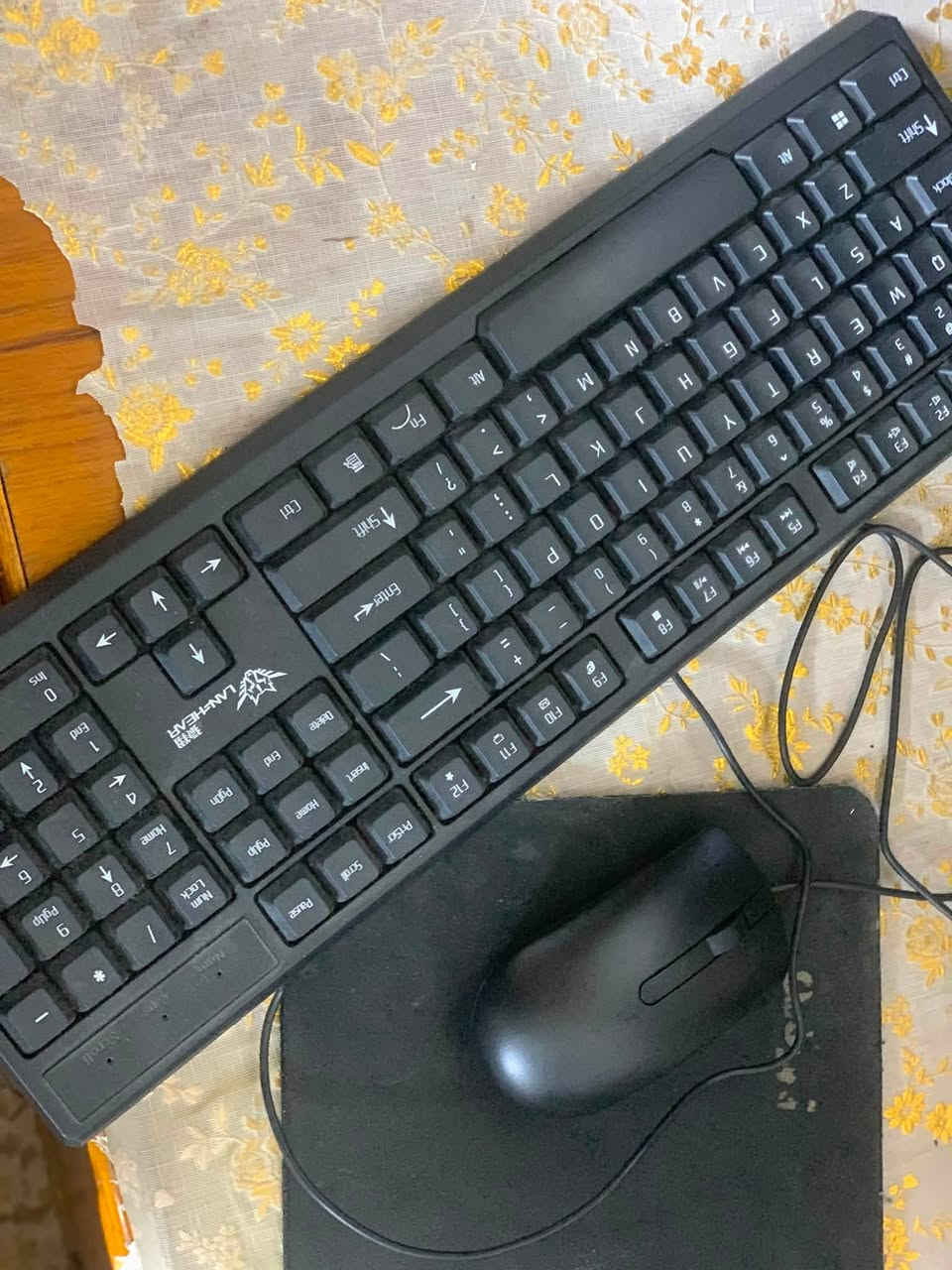 سلام عليكم اكس بوكس سيريس اس ذاكره 512 جهاز مفتوح للتنضيف! ملحقات جوستك احترافيه من المغناطيس من شركه كيم سير وماوس وكيبورد وماوس باد سماعه احترافيه محيطيه وقاعده للجهاز للتبريد ب ٣ درجات وبيها مروحتين وتكدر تشحن جوستكين بنفس القاعده الجوستك الاصليه غير متوفره  السعر 475  رقمي ***********
