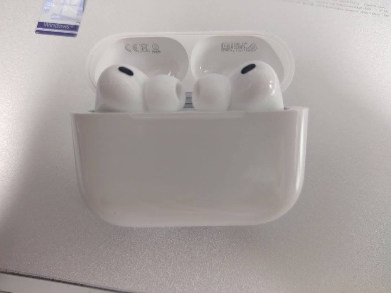 AirPods Pro 3 
ايربود برو ٣ آخر اصدار  ماستر كوالتي  
جيل السابع ⭐️⭐️
عزل ١٠٠٪؜ 💯💯 فول فول كوالتي 
ماستر كوالتي 
صوت و مايك وعزل يعمل بالمس ع حافظه 
علم أمريكي 🇺🇸 
كامل ختومات
السعر ٢٠ الف 
واتس اب ***********
