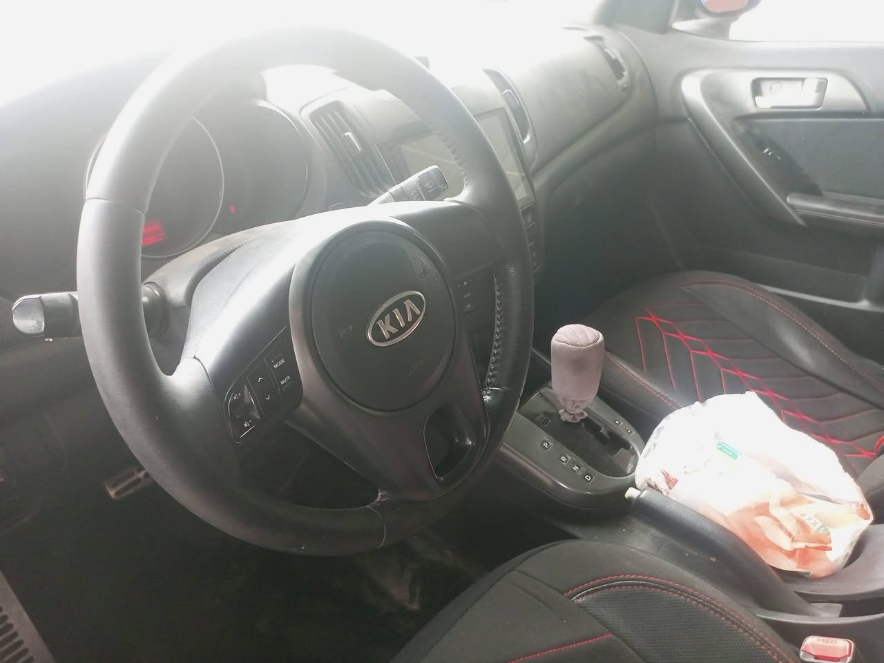 سيراتو 2011للبيع صبغ جاملغ وباب فقط بدون دواخل رقم اربيل جديد سيارة فول عدا البصمة كشنات جلد فتحة سقف اشاير بالمري ويل كب تحكم ستيرن مكاني نجف رقمي ***********.      السعر 85 وبيه مجال بسيط
