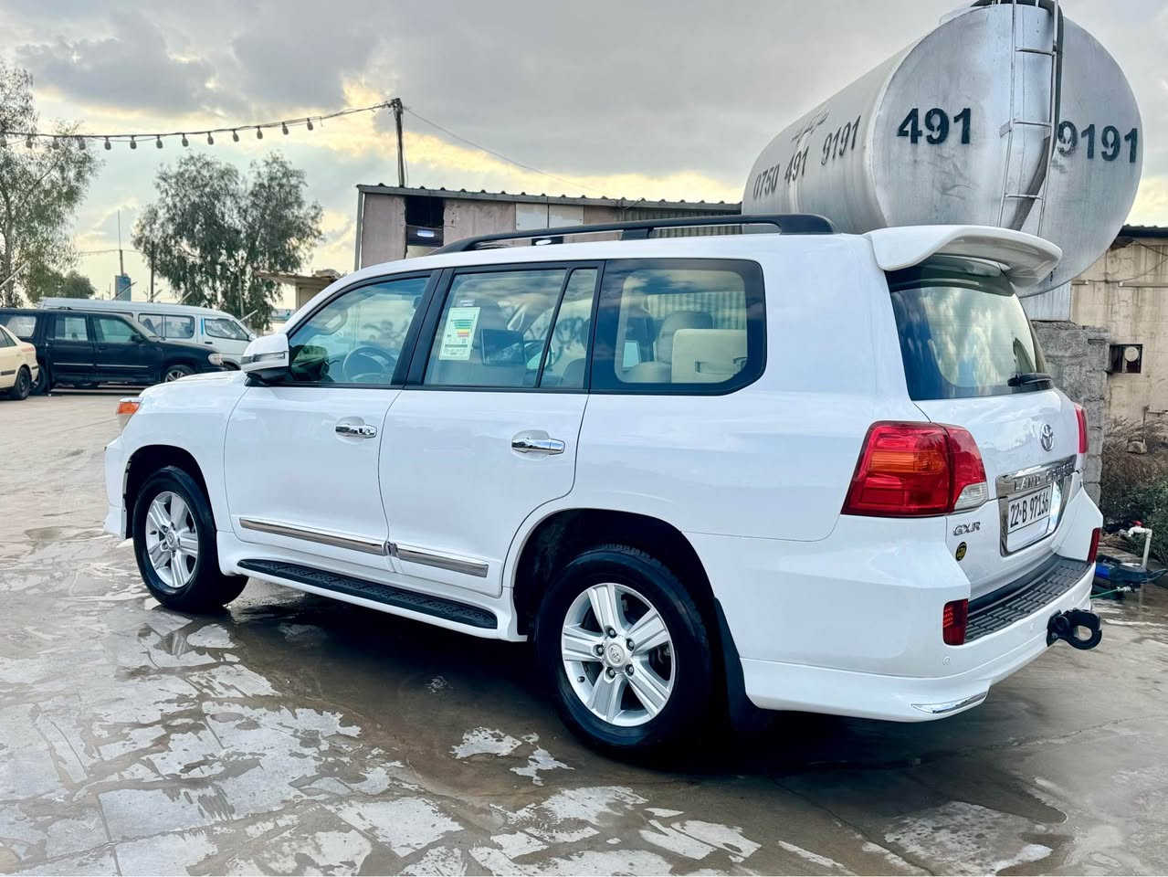 سلاو هاوڕێیان لاندکروزر 2013 gxr v8 قەپات مواسەفات ئاوێنە شەفت شریکە جیهان  دەرەجە 1 سەیارەکە ڕەقەم و سەنەوی و ژینگە و هەموو شتی نوێیە بێ لێدان بێ سبوخ بێ قەپ و قۆپ و بێ تەحدیل بێ شوخت سەیارەکە هیچ هیچی نیە دەعامی لۆ دەعامی بەشەرت 100 هەزار عەقیقی ڕۆیشتووە سەیارەکە زۆر جوان و خاوێنە داوای ٣٩٠ دەکەم ژمارەی خاوەنی : *********** أربيل, العراق
