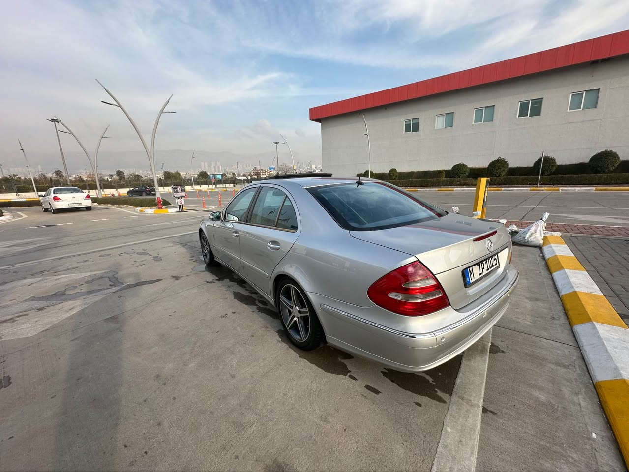mercedes benz 2003
مارسيديس  ساخ ساخ  ٥٩$ 
مه نه فيستى اسلى له كه له المانيه ٢٠٢٠ داغل بوه
كير اوتوماتيكو عاديو سبورت. ***********
جوارجام كاره باو اوتو اوينه دزه فول
ته حديت سورعه اوينه اخه ويت ايشاره ت
ته بريدو كه رمى به شه رت بريك مه زبوت
كوشن جلدو هيته ورو كاره بايى كه له هه وايى اخه ويت
سه يده لييه ى شه ريكه ى تياماوه
كيرو مه كينه به شه رت *********** السليمانية, العراق
