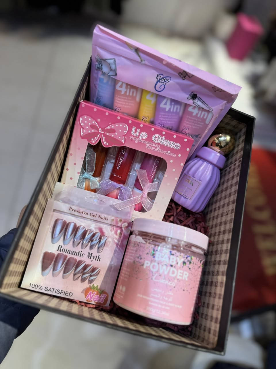 بوكسات عيد الحب جاهزة او نجهزها الكم مثل ماتحبون🥰
التوصيل مجاني داخل الزيتون
او زورونا للبوتيك عنواننا سايدين الزيتون قرب صيدلية سروران
Mila boutique🎀
للحجز دايركت📩
او واتس  *********** 
متوفر بالبوتيك(البسة نسائية، مكياج ، عطور، البسة داخلية،هدايا )
