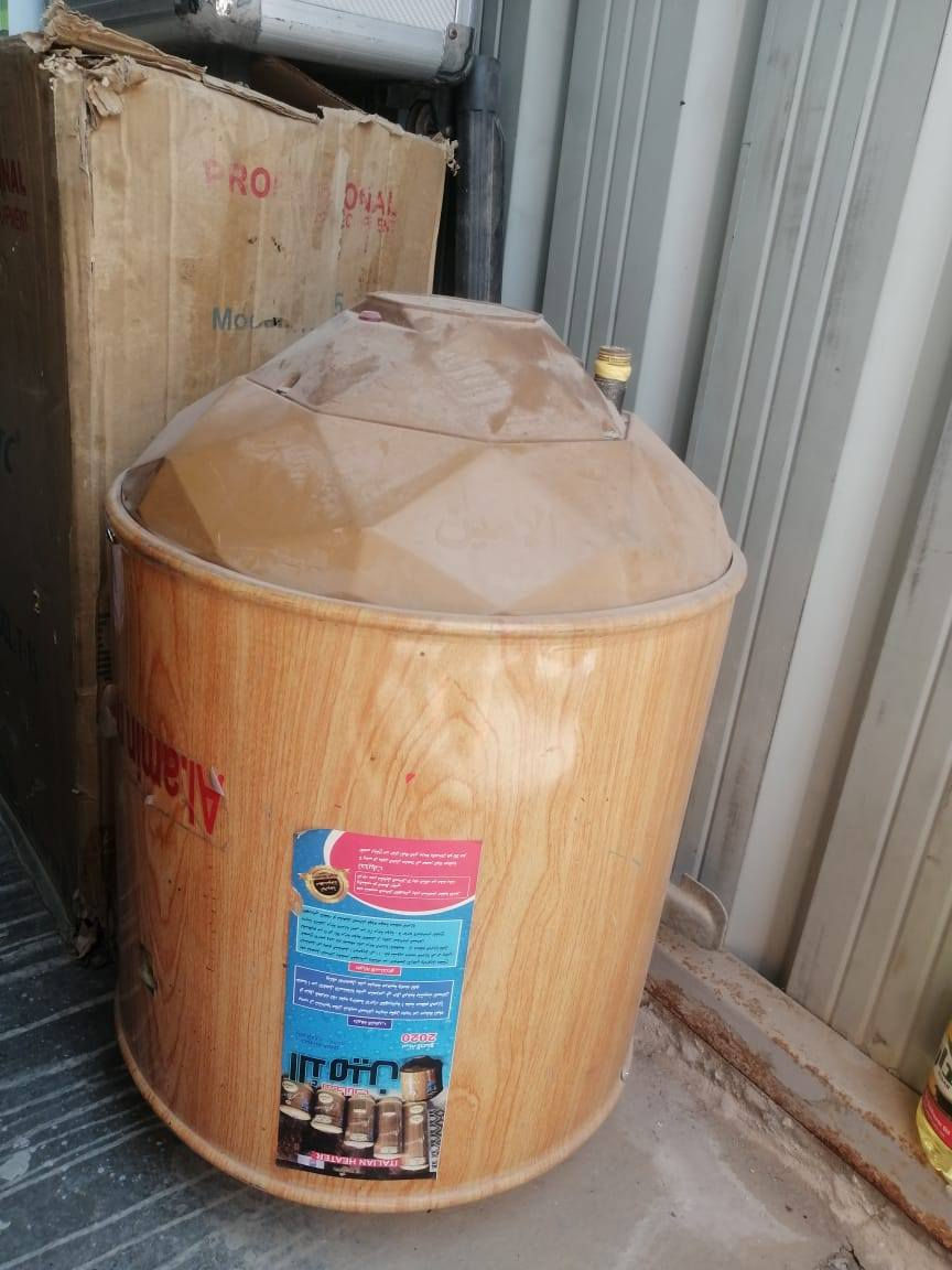 السلام عليكم من رخصة الادمن المحترم عندي غراض للبيع نظيفات استخدام موسم واحد مجمدة/125 صوبة نفطية/85 سخان/50 مكنسة كهربائية/65 مكاني بغداد بلديات للاستفسار رقم الهاتف 
***********
