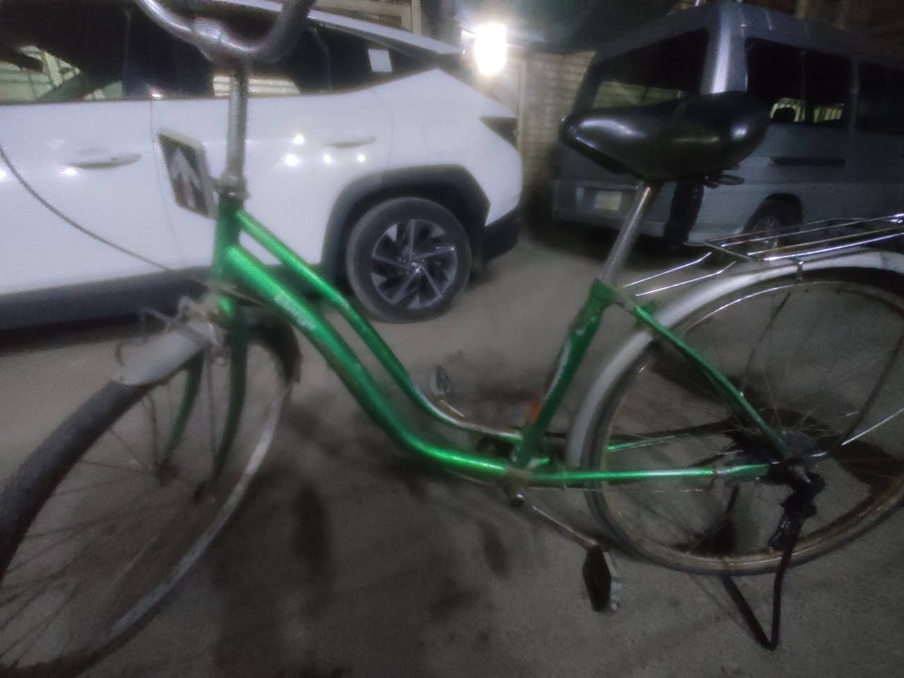 بايسكل درجه اولى
نقص فقط صجم مال زنجيل
تايرات جدد الستاند من الشركه 
السعر 35وبي مجال 
للاستفسار بل خاص


**إذا كنت صاحب هذا الإعلان وتريد حذفه لأي سبب، رجاءا أرسل رسالة إلى الدعم الفني**