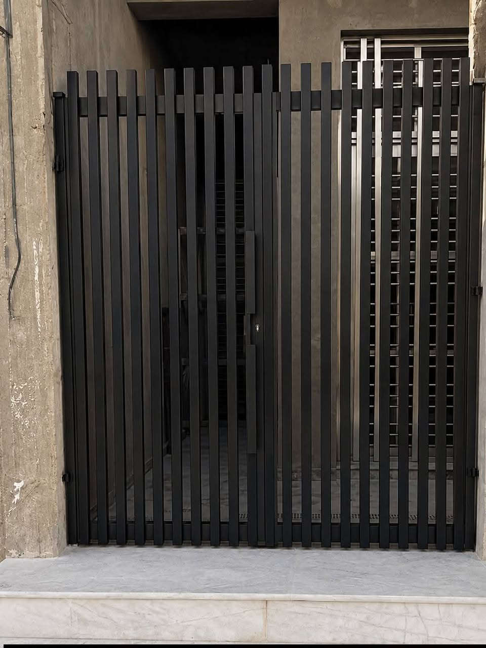سلام عليكم حداده نشتغل كافت لبيوت ابواب وشبابيك محجرات عماريات نشتغل على حسب الطلب مكان نجف رقمي ***********
