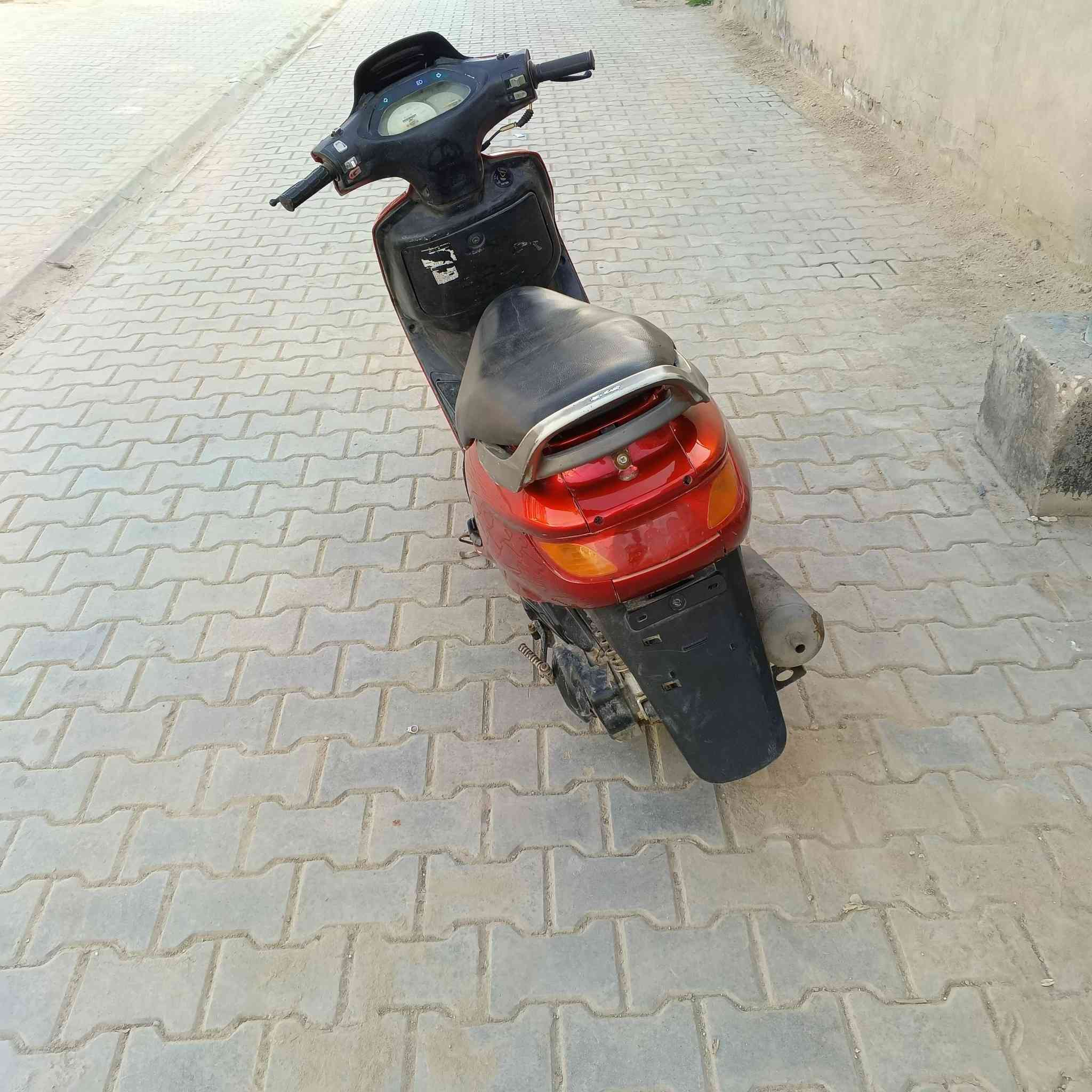 دراجه للبيع المكان محافظه الديوانية يحتاجلهة طابوكه السعر ٣٠٠
دراجه للبيع المكان محافظه الديوانية يحتاجلهة طابوكه السعر 275
للتواصل ***********
