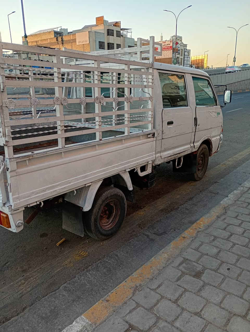 سلام عليكم بنكو دبل قماره للبيع موديل 95 رقم بغداد باسمي مكان بغداد محرك بي تبخير سياره جاهزة سعر 46 وبيها مجال قليل ***********

