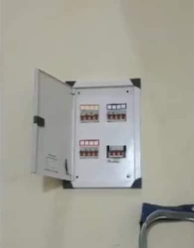 يالله يالله تاسيس كهربائي منازل تصليح اجهزه كهربائية نصب سبالت شحن غاز غسل قطعه داخليه بسعار مناسبه*********** وات ساب تصل ونجيك لبيت موقعي
