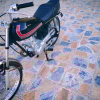 دراجه للبيع اوراق اصولي ناما اصلي السعر السعر 750 وبيها مجال اتصال 077...