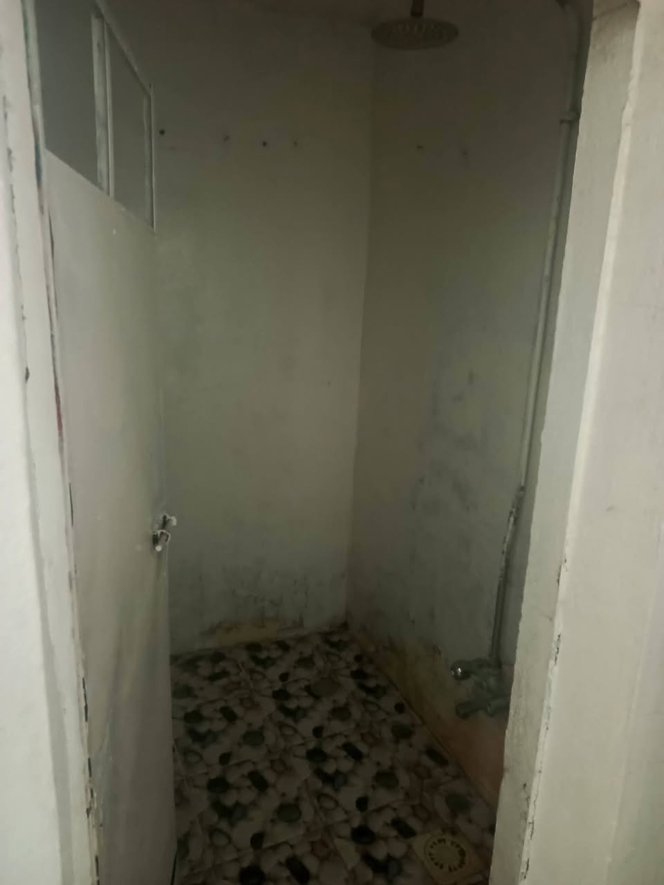 بِسْمِ‌ اللَّهِ ‌الرَّحْمَنِ ‌الرَّحِيمِ‌ 
کرێ..ئەم خانوەبۆکرێ.لەگەڕەکی.گازینۆ.ئازادی
دراوسێی بەڕێزی لێیە..عەقدی.ساڵانە
دەکات.مانگانەکەی.200هەزار.ئاوو
کارەبالەسەرخاوەن خانوە..یاخوت
170ئاووۆارەبالەسەرکرێچیە.هەروا
حەق دەستی.نوسینگە.75هەزارە.
***********...
