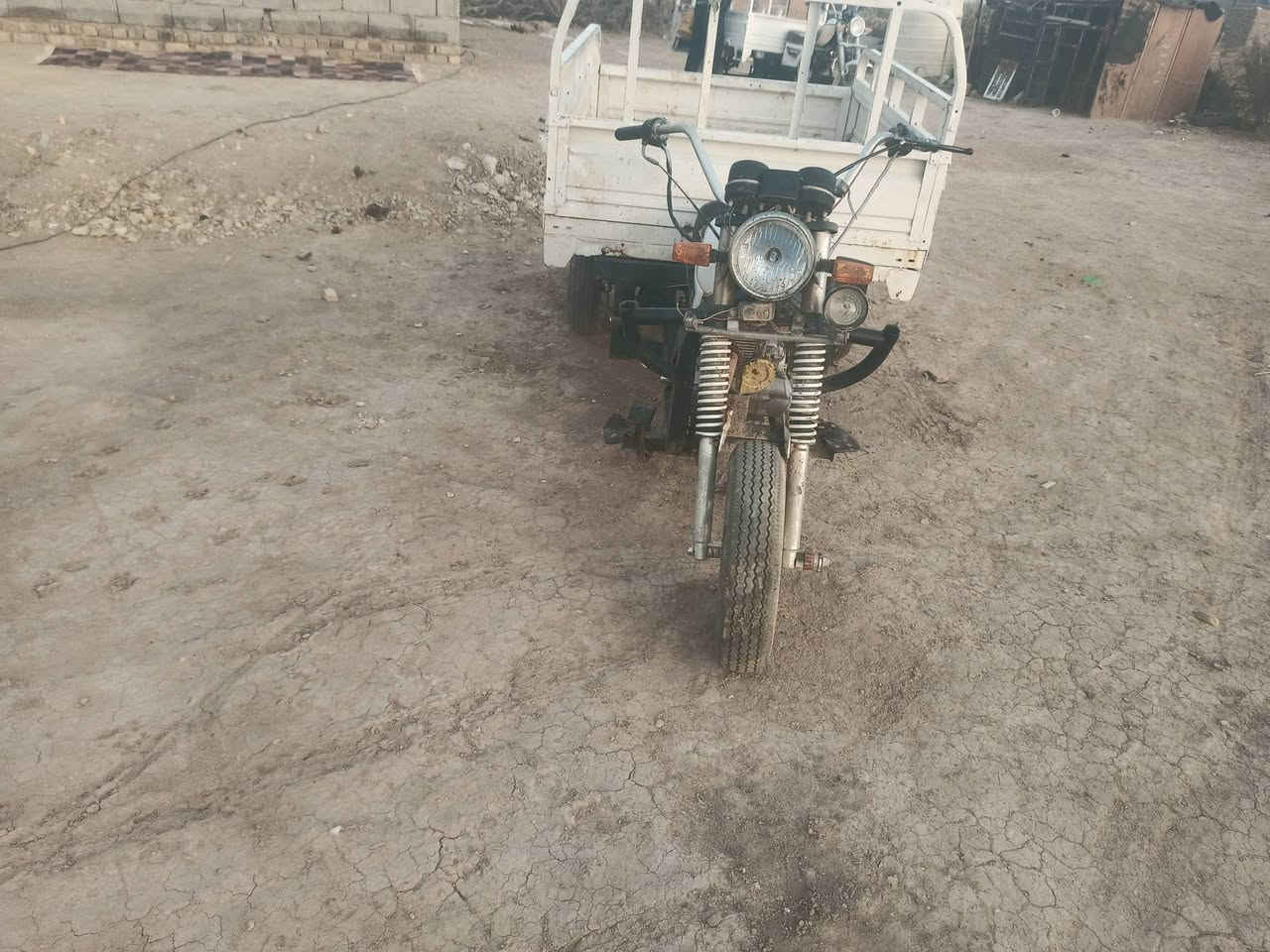 السلام عليكم ستوته للبيع موديل 2011تعمير جديد اوراق مكان ناصريه قضاء الاصلاح تنويه شاصي جمره  والتعمير دايون السعر 850رقم ***********
