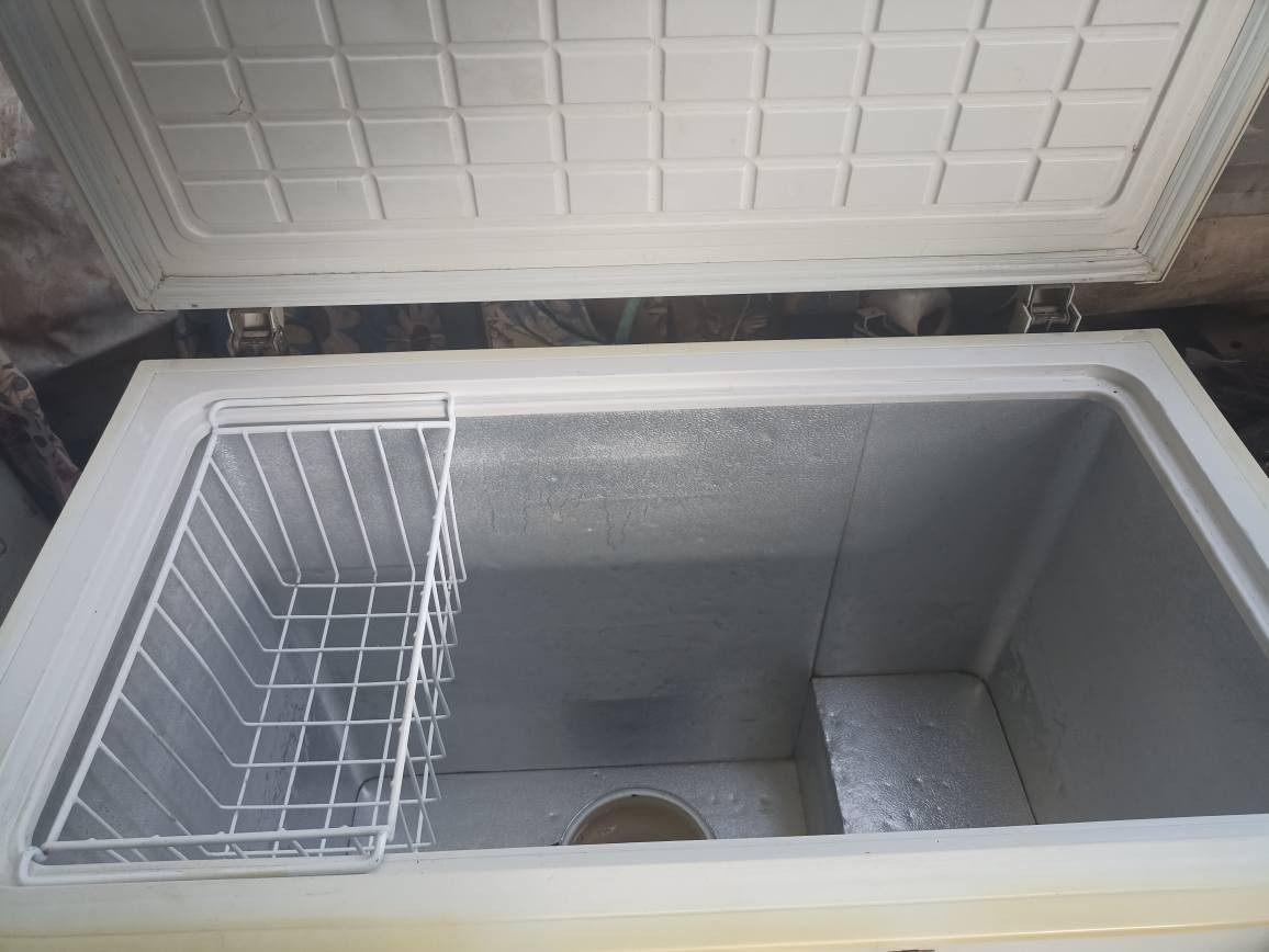 اغراض بيت مجمدة حجم وسط نظيفة جدا 
براد ماء كرافت اخو الجديد 
العنوان الزعفرانية بغداد, العراق


**إذا كنت صاحب هذا الإعلان وتريد حذفه لأي سبب، رجاءا أرسل رسالة إلى الدعم الفني**