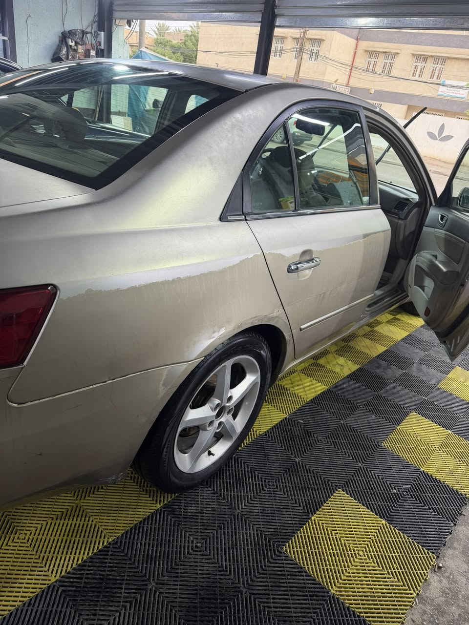 السلام عليكم للبيع سوناتا موديل 2007 رقم بغداد دولي بسمي فول مواصفات لمتيدمحرك 6 3300كير محرك تبريد تتفه صدره كلش حلو تخم تاير بدون حادث بيه جراد مكانه حي الجهاد الاطباء السعر  83قفل  ***********
