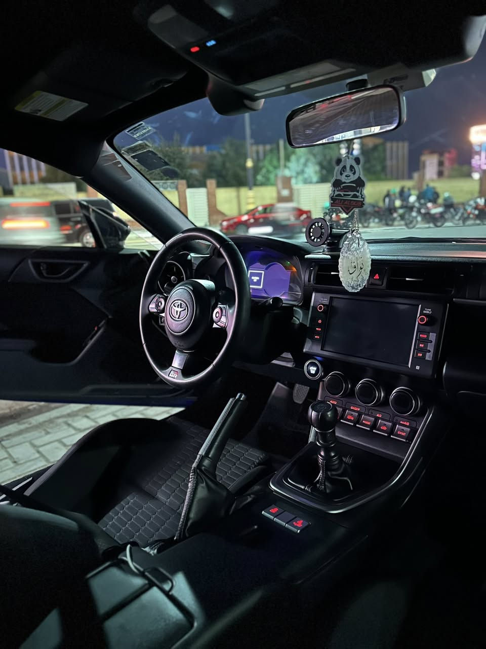 تيوته GR86 
الموديل 2024
الموصفات
رادار امامي -حساسات خلفية-كامرة خلفية-3وضعيات قيادة -لايتها عدسات لد بلاد
محرك 4سلندر -كير عادي 6نمر 
صوت صالنصة بلاد 

حادث قطعتين قبق جنطة -وچاملغ خلفي 

رقم كربلاء- كتاب شهداء بأسمي 
وكالة عامة مطلقة 

السعر 160 وبيها مجال 

***********
