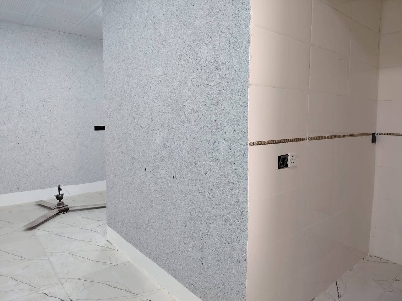 کود 25
ئەم خانووە بو فروشتنە 120 متر

بەنرخێکی زۆر گونجاو
 کۆڵانی کونکریت و نزیك مدرسە و مزگەوت 
 زۆر نزیك شەقامی سەرەکی
پێك هاتووە لە :
 دوو  ژور خەوە میوان چیشتخانە 
 میوان و هوڵ 

شوین،،کرکوک 
بۆ زانیاری زیاتر پەیوەندی بکەن بەنوسینگەوە
 بەم ژمارانە ی خوارەوە .

***********
***********
ـــــــــــــــــــــــــــــــــــــــــ.
 دارللبیع 120 متر  ..

یتکون البیت من غرفتن النوم استقبال مطبخ مساعد مطبخ 
شارع تبلیط قرب قرب شارع رئیسی

للمزيد من المعلومات عن جميع البيوت والأراضي 

للاستفسار اتصل های رقم ..
***********

کود 25
@أبرز المعجبين
