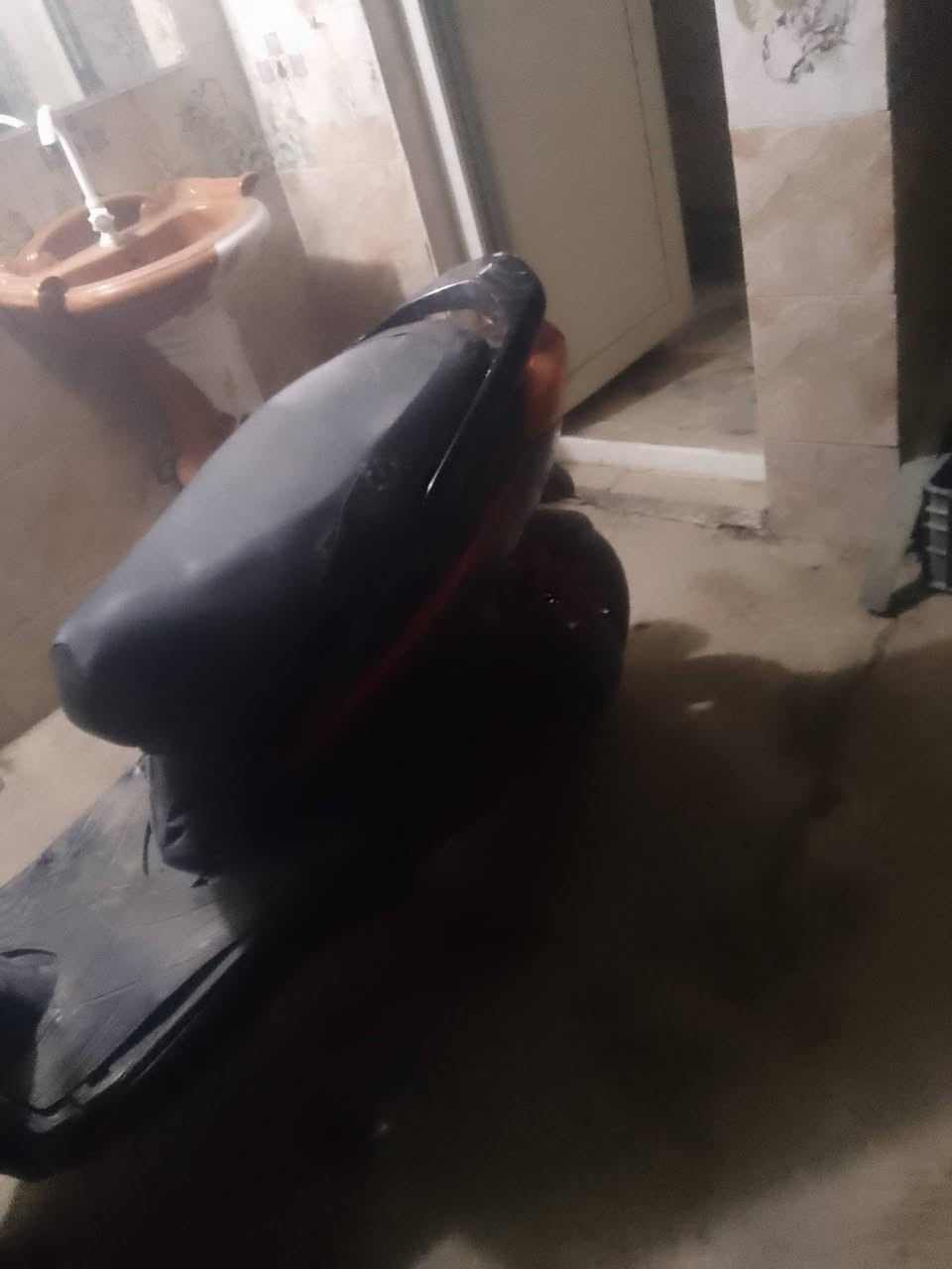 سلام عليكم دراجه سكنس نثيه 140درجه شغاله كدامكم سعر 350وبيه مجال  مكان لإصلاح مقابيل بوب شام رقم ***********
