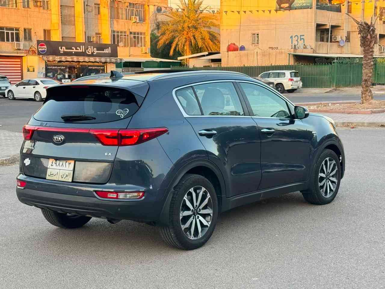 سبورتج 2017 EX فول للبيع
وارد امريكي صور الحادث داخل المنشور بيهة صفحه السايق صبغ اثر شخط بجم كبس 
كير مكينه صدر على وضع الشركه ماشيه 50 الف 
مواصفات ( بصمه / بانوراما / كشنات جلد / تدفئه تبريد كشنات / صندوك كهرباء / فور ويل / 3 انضمه قياده / رادار / تحديد مسار / تبريد قطعتين / ستيرن هيتر ) 
رقم اربيل تحويل او وكاله بشرط 
مكاني بغداد 
السعر :- 123 وبي مجال بسيط 
للاستفسار :- *********** // ***********
