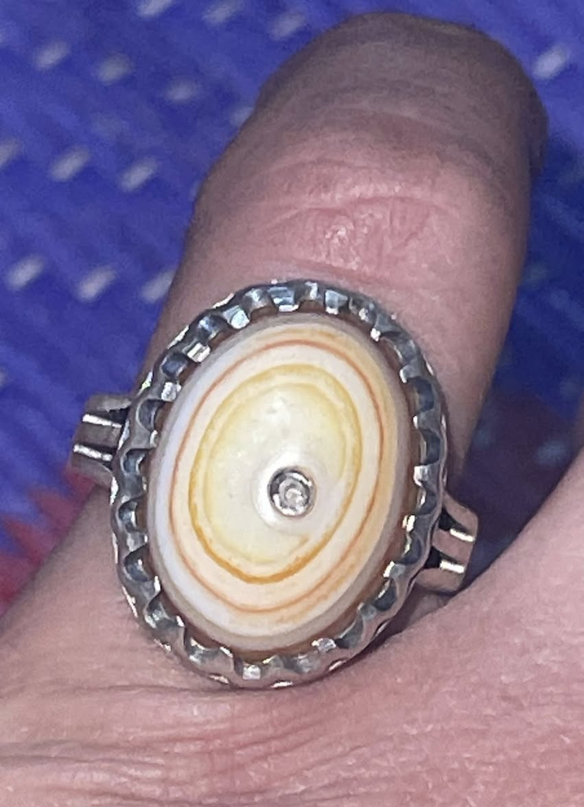 خاتم جزع خنصر صياغة ثكيلة
45
مكاني بغداد شارع حيفا أو بغداد الجديدة 
يوجد توصيل


**إذا كنت صاحب هذا الإعلان وتريد حذفه لأي سبب، رجاءا أرسل رسالة إلى الدعم الفني**