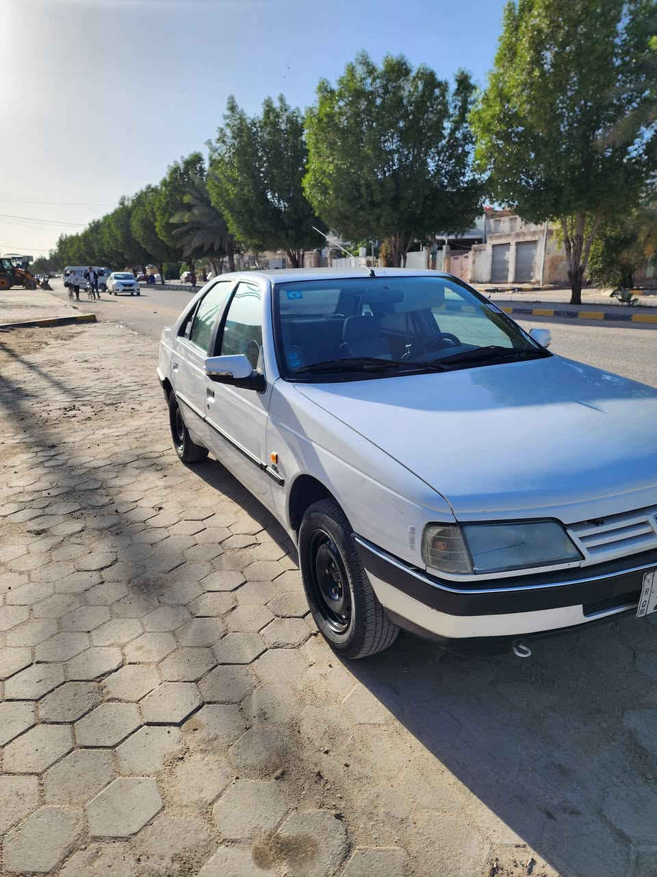 سلام عليكم
بيجو GLX 405 

موديل 2012

بدون حادث بدون صبغ سيارة بلادية 

فقط هلالات معمرة 

تدفئة تبريد ثلج 

كير محرك  مكفول 

حدادية صدر وخلفي جديد 

سيارة جديدة وجاهزه 

رقم بابل راعية بلنجف 

رقم انكليزي سنوية لل 29 

للسستفسار اتصل على الرقم 

***********
