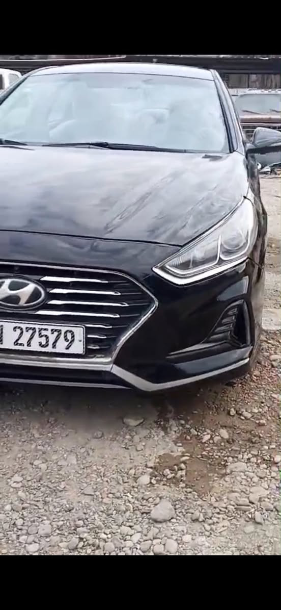 السلام عليكم سوناتا 2018 فول عدا الفتحة
السيارة مصبوغه حزام (حادث امريكا الصبغ )
بصمة تشغيل 
بصمة ابواب 
كرسي السايق كهرباء 
تدفئة بالكراسي
شاشة كبيرة 
حساسات خلفية 
محرك gdi 2400 ( مفتوح معلي الكازكيت )
ماشية 85 الف ميل 
سعره 118 وبيهة مجال حك الجية 
السيارة ب اسمي تحويل ثاني يوم 
مكاني بغداد 
رقمي ***********
