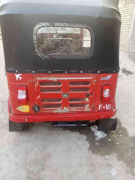 سلام عليكم تكتك 2018 شهر 12 يوم 26 كبل جاهزه لشارع تكتك حلوه ونضيفه تحويل ثاني يوم حته هزه داخله بيه بل لغد صبغ شبر المكينه خير من الله لا تنقيص ولا تبخير كهربائية كله شغاله العنوان الكماليه شارع الاصفر الرقم *********** السعر 4800 وبيه مجال
