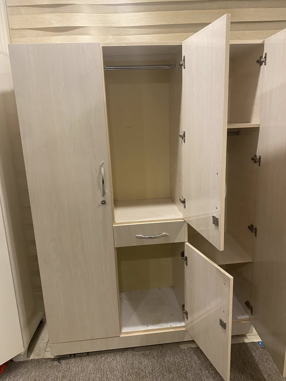 السلام عليكم كنتور مستعمل بسيط المكان اربيل نازناز السعر 120,000   ***********
