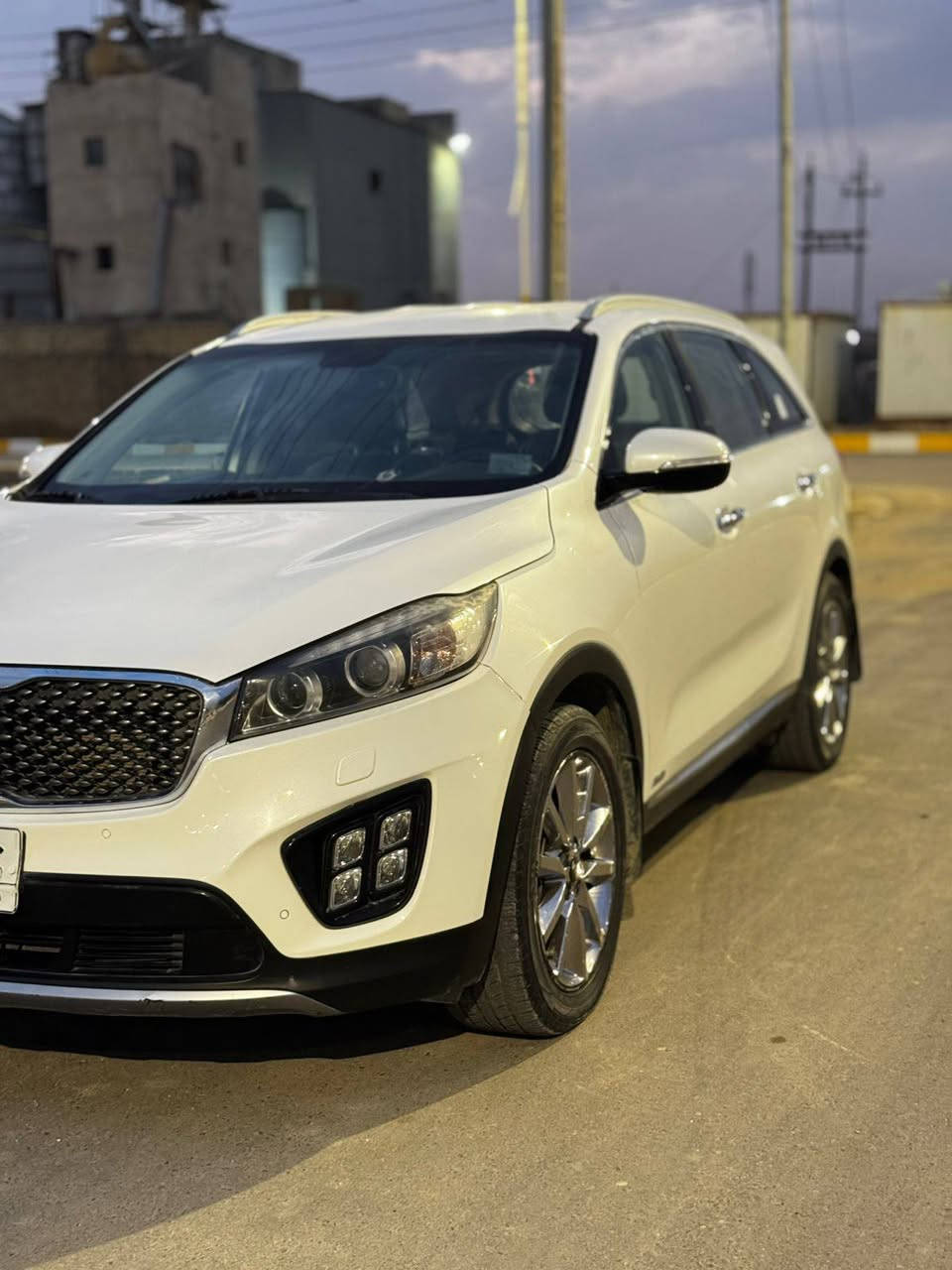 سورنتو موديل 2016 وارد خليجي ماشيه 130 رقم ذي قار بسمي مكفولة التبديل  صبغ الباب الخلفي خفيف مواصفات فول 1/1عدا البنورامه
جلد قرميدي بصمه شاشه جبيره
سايد بريك دكمه
  كراسي جلد وكهرباء 6 سلندر 7 راكب 3 قطع تبريد جنطة كهرباء حساس امامي خلفي شاشة  . اخوان سيارة جديدة جدا وجاهزة من كلشي وسعره ارخص من السوك شراي اتصل وتدلل ***********
