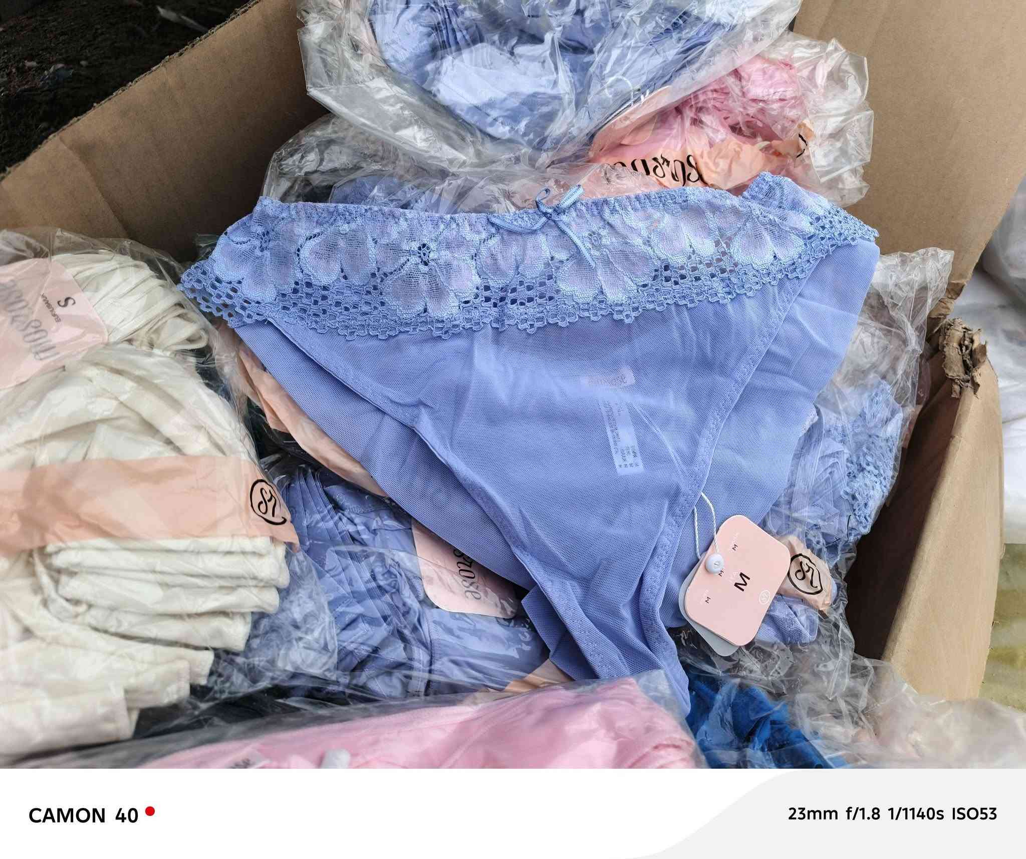 ٧٠ كارتون شلع درزن ٣الف يعني القطعه بربع يطالي وفيتنام انوع احجام والوان


**إذا كنت صاحب هذا الإعلان وتريد حذفه لأي سبب، رجاءا أرسل رسالة إلى الدعم الفني**