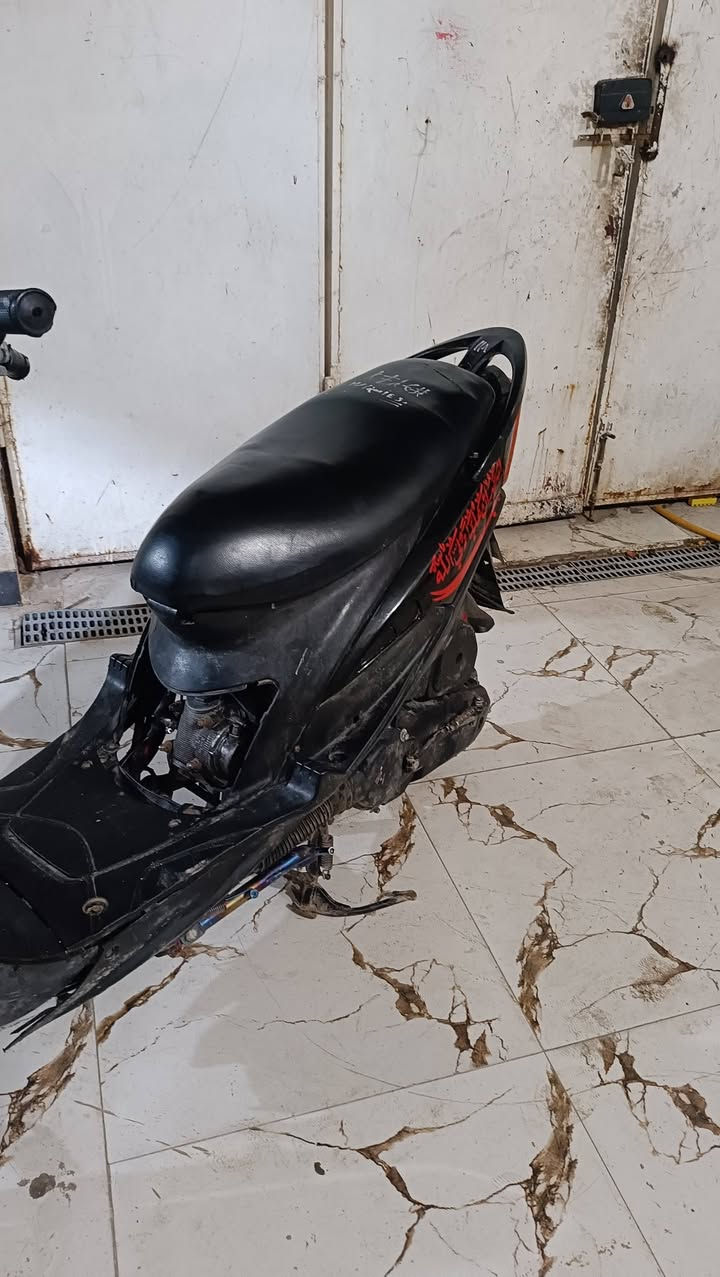 دراجة ماكس عدلة مكينة نضيفة49دراجة شغالة تجي وتفحص بس كفرات تعبانة سعر450بيهة مجال
***********
