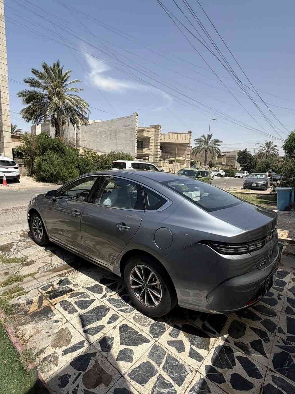 بي واي دي  دستروير 2025 مكفوله ماشيه 8 الف
🔴 بصمة تشغيل 
🔴 دخول ذكي 
🔴 شاشه كبيرة
🔹ويل كب
🔹داخل جلد ابيض 
🔹حساس خلفي 
🔹كارت تشغيل 
🔹كامره خلفيه 
🔹هندبريك بصمه
🔹كير موس
🔹لايت زنون
🔹بك لايت ليد 
🔹تبريد قطعتين 
🔴 تفويلة تمشي 1200
🔴 لون الرصاصي
🔴 باقي الموصفات المعروفه 
السعر 20 مليون (بغداد-بغداد الجديدة)

***********
***********
