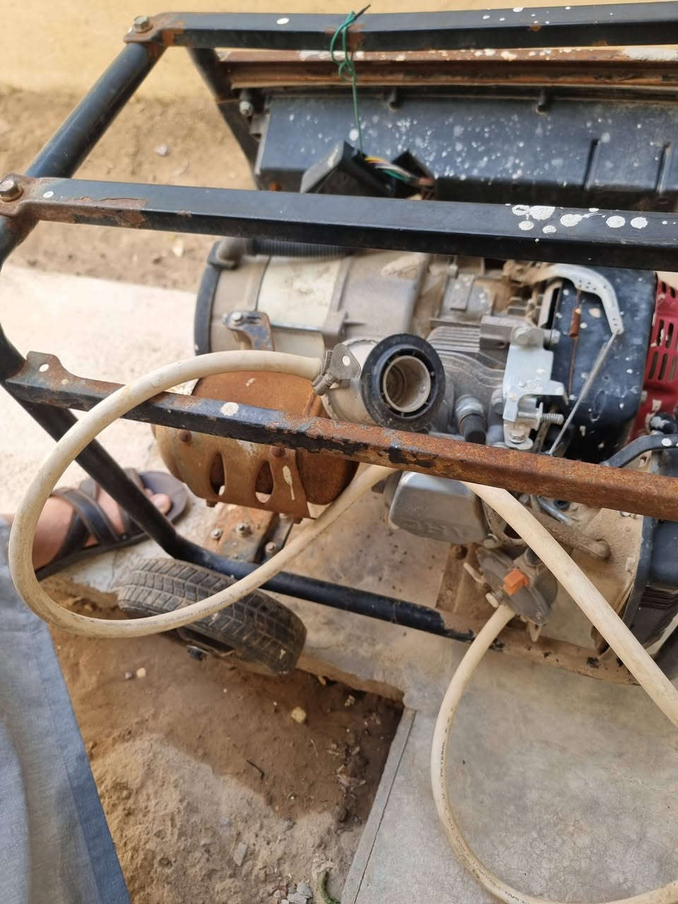 مولد مستعمل للبيع 
١٢ أمبير 
محور غاز 
يشتغل سلف وهندر 
بس عايزه بطارية 
للإستفسار الاتصال على الرقم 
***********
