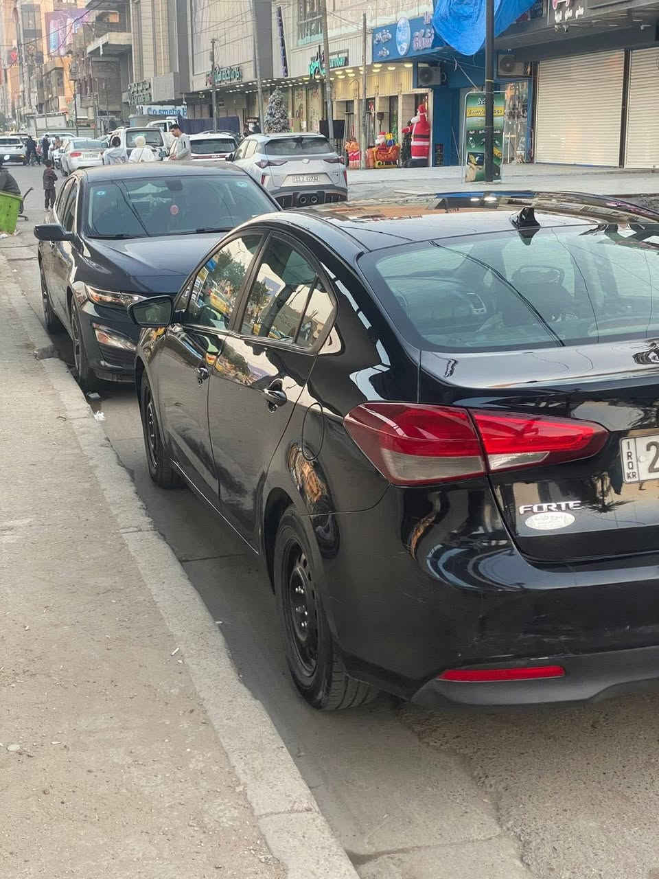 السلام عليكم
فورتي 2018 وارد امريكي حادثها من امريكا سرقه بنيد فقط 
و بل عراق بيها رش صبغ بابتين جهة السايق 
ايرباكات سليمه كلها لغود شواصي سليمه كير محرك كفاله
السعر 117 
مكان بغداد البلديات 
***********
