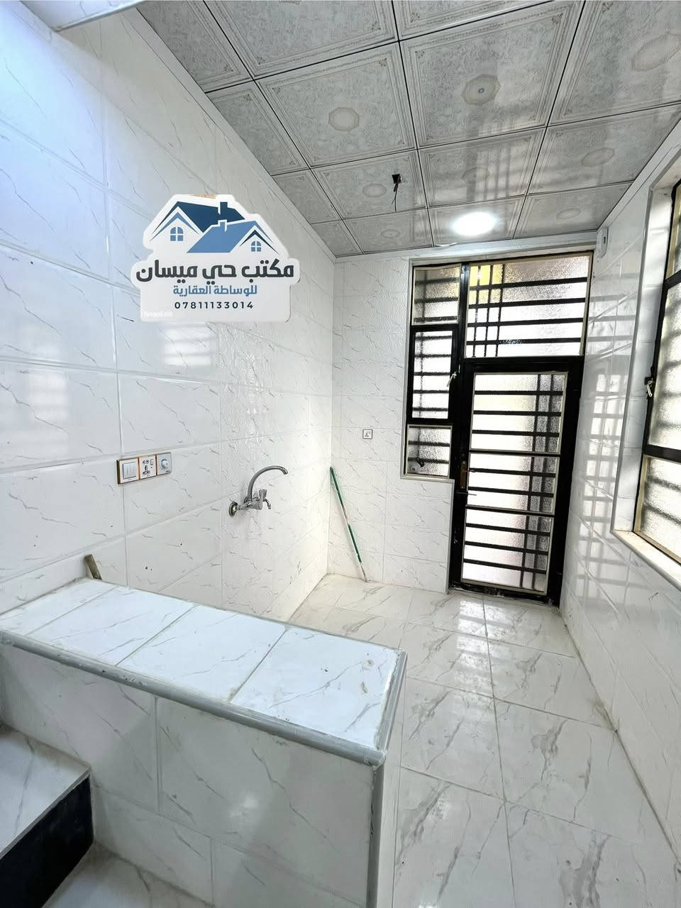 للبيع بيت 55 متر ركن صب كونكريت جديد طابقين على مشتل شارع العسكري قرب شارع الكيات حي ميسان يحتوي الطابق الاول على استقبال و صالة و مطبخ و صحيات و الطابق الثاني غرفة و صالة و صحيات السعر 75 للأستفسار اتصل ***********
