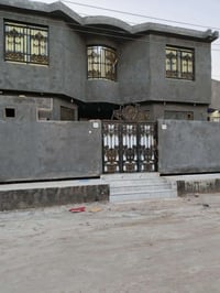 حي الرياض مقابل المستشفى • ٢٥٠م • ٤غرف