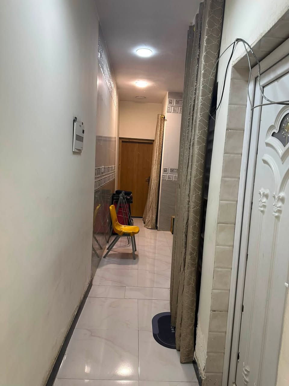 للنشر:
🏠 دار للبيع في حي البساتين (الضباط) – طابو صرف 🏠
 الموقع: بغداد - حي بساتين الضباط.
 المساحة: 75 متر مربع (الواجهة 3.75 متر “أربعة إلا ربع” × النزال 20 متر).
 الملكية: طابو صرف (ملك صرف جاهز للتحويل).
 عدد الطوابق: طابقين بنظام عزل تام.
 التصميم والمدخل: مدخل رئيسي واحد، يحتوي على درج معزول ذكي (مخفي) مقتطع من مساحة الطرمة، ليوفر خصوصية كاملة وعزل تام لكل طابق.
 حالة البناء: بناء كامل وجديد (البيت جاهز ، متبقي فقط صبغ الواجهة الخارجية).
📞 للاستفسار، معرفة السعر، أو ترتيب موعد للمعاينة:
يرجى الاتصال مباشرة على الرقم: ***********
