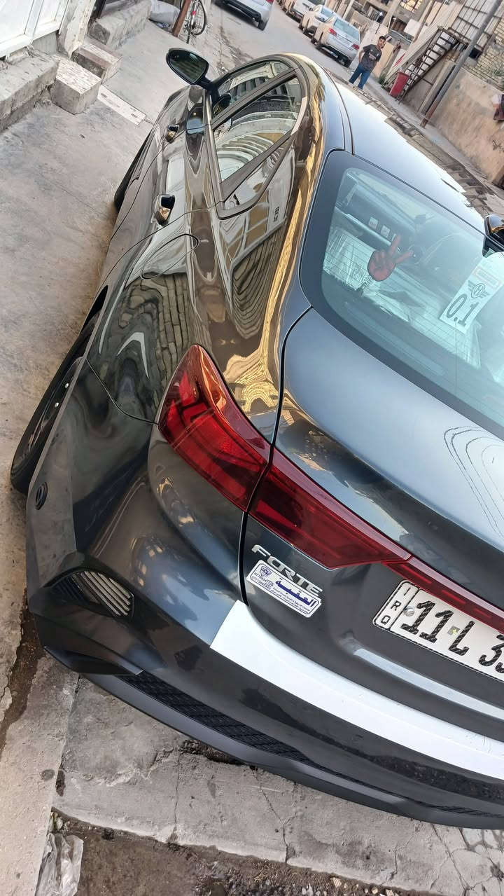 السلام عليكوم فورتي ٢٣ أمريكي  حادث جاملغ بنيد تبديل  رقم بغداد بسمي سيارة جاهزة   كير تبريد محرك  خير من الله. مواصفاته.   شاشة  كامرة  تحكمات  حساس خلفي.   اي بي اس مانع انزلاق.  تحديد مسار.   كروز سرعه.     حاكية.   بلوتوث محرك ٢٠٠ دوش.  السعر 145 بيهة مجال  رقم هاتف *********** مكاني بغداد الدورة
