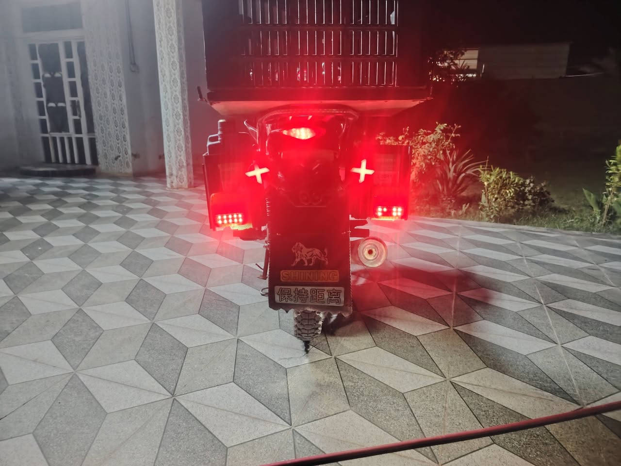 هيوشه موديل 22نضافه فول مرتبه كهربائيات شغاله كامله مكمله  سعرها 550 بي مجال بسيط  مكان القادسيه


**إذا كنت صاحب هذا الإعلان وتريد حذفه لأي سبب، رجاءا أرسل رسالة إلى الدعم الفني**