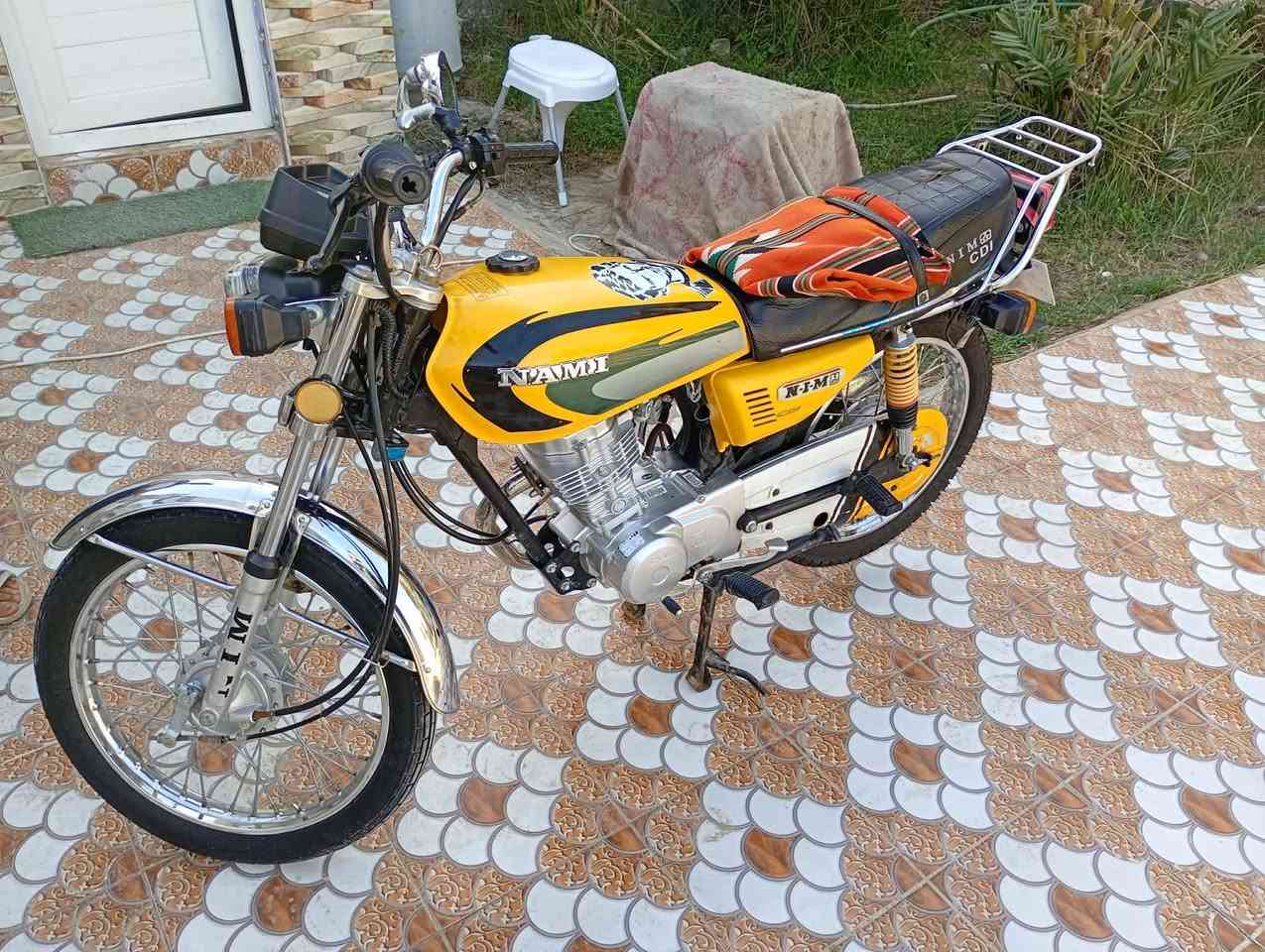 السلام عليكم
دراجة للبيع موديل 22 أوراق كامله ومحركه شلامجه اصلي موديل 25 اول تبديله دهن، دراجه نظيفة وما متعوبه ابد، الاستفسار خاص او الاتصال على الرقم ***********
