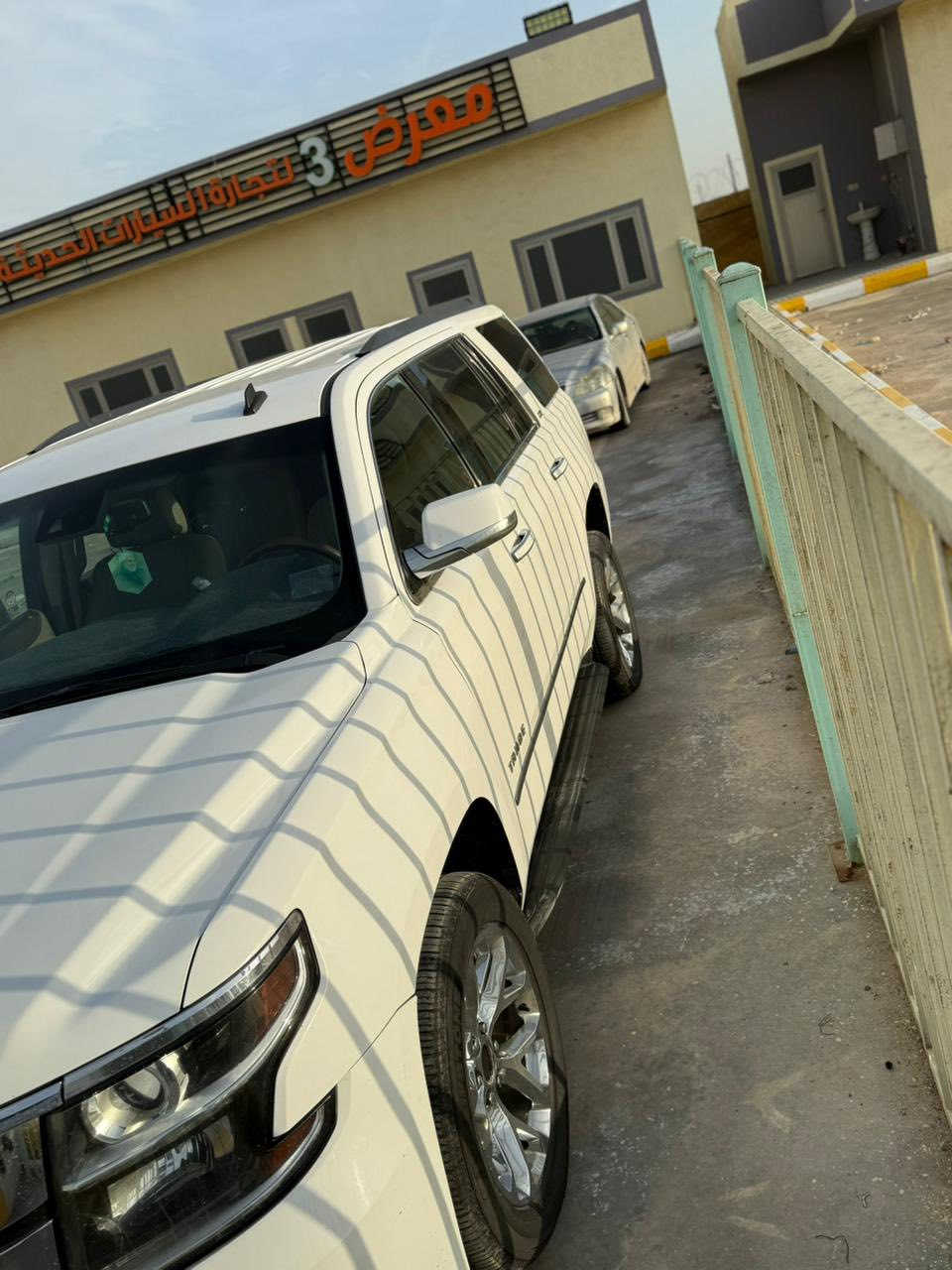 السلام عليكم للبيع او للمراوس 
تاهو موديل 2015 وارد امريكي مرقم بغداد 
الرقم الالماني باسمي فئة السيارة LT مواصفاتها معروفها حادث السيارة سرقة جاملغات اماميه ومشدود جاملغات نفس اللون من دون صبغ سعر السيارة 285 قابل للتفاوض
العنوان البصرة
للاستفسار 
***********
