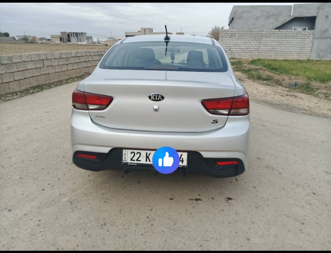 سلام عليكم كيه ريوه 2019 شرط محرك ما مفتوح وكير غطرت صبق ما بيه السعر 117 سياره وارد امريكي ضر بس دعاميه الماميه رقم الهاتف ***********
