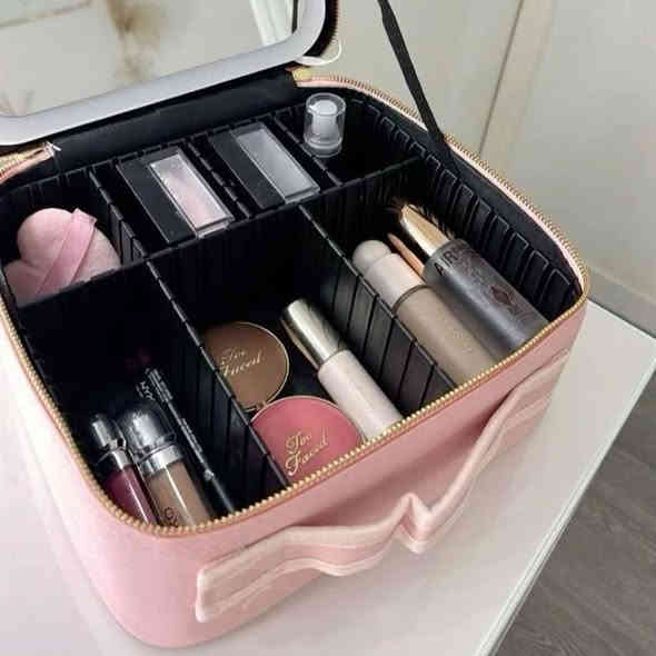 جنطة مكياج مع مراية وانارة
القياسات بالصور
رفوف لترتيب المكياج مع رفوف اضافية لترتيب الفرش
مقاومة للماء والتلف والتسرب
مصنوعة من مواد متينة
السعر 13 الف فقط
متوفر خدمة توصيل فقط
واتساب ***********
