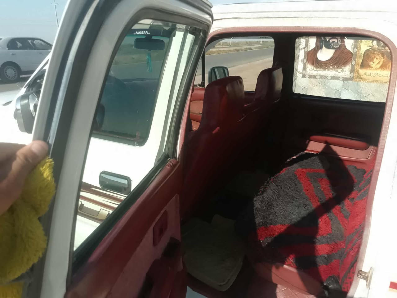 السلام عليكم جمره ٢٠٠٤ مصبوغه عام تعمير جديد رقم بصره تحويل ثاني يوم تخم تايو حداديه جديده كعربائياة كلها شغاله دشبول ماروني محسن المكان ميسان المجر الكبير السعر ٨٥ وبيها مجال حك الجيه للستفسار لاتصال /***********
