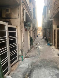 بيت للبيع في الاعظمية قرب مدرسة المهج فرع المضيف المساحة 42 واجهه 5 ال...